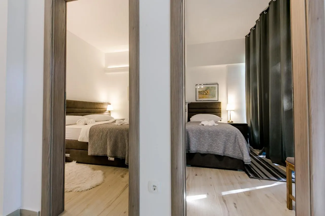 Palomia A Apartment Split