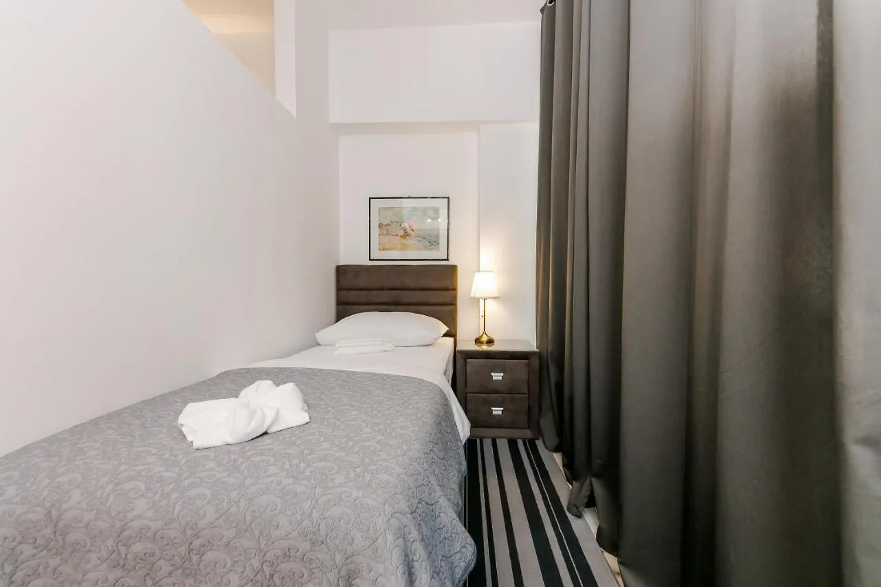 Palomia A Apartment Split